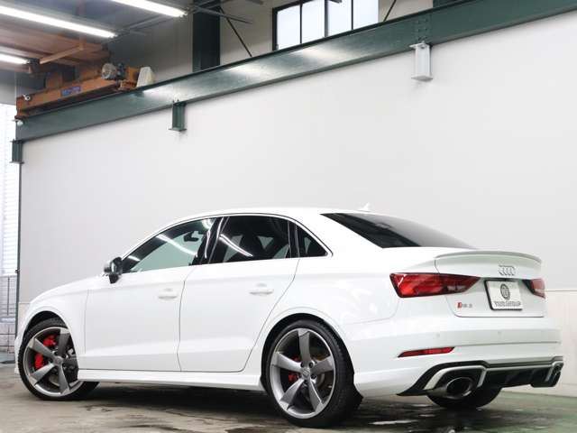 2018 AUDI RS3 SEDAN photo 3