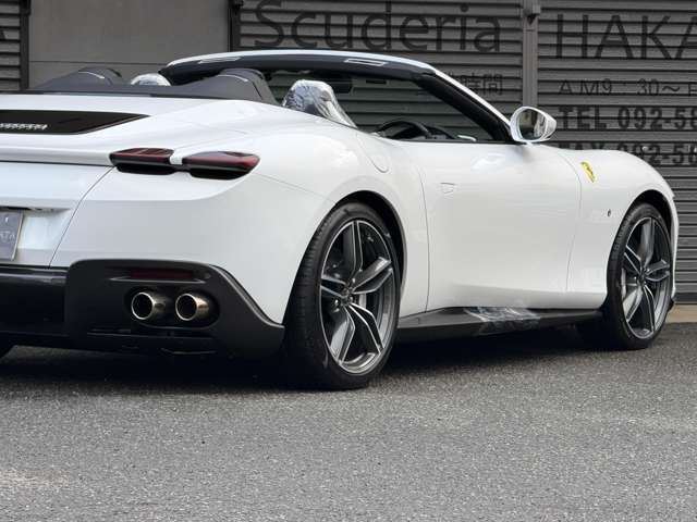 2026 Ferrari ROMA SPIDER thumbnail 9