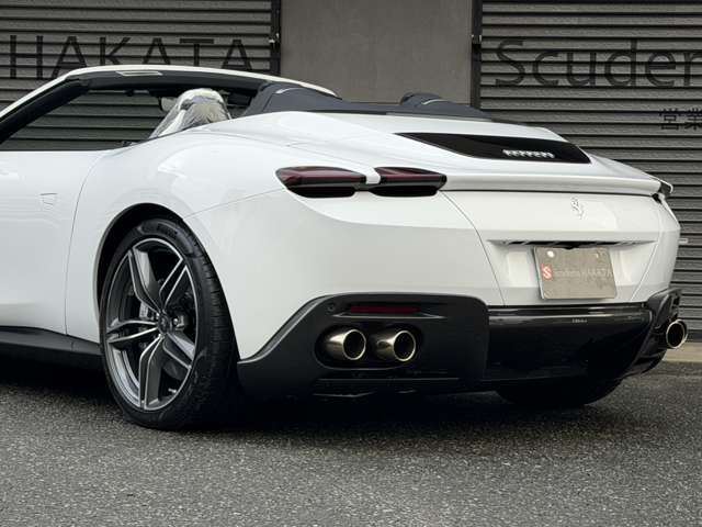 2026 Ferrari ROMA SPIDER thumbnail 8