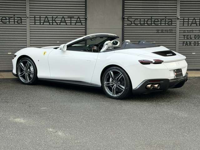 2026 Ferrari ROMA SPIDER thumbnail 7