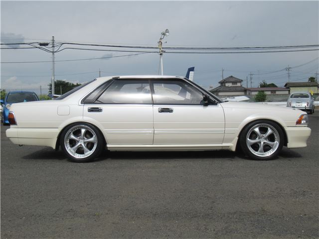 1991 Nissan GLORIA — миниатюра 11