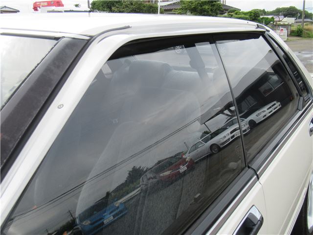 1991 Nissan GLORIA — миниатюра 24