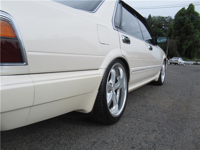 1991 Nissan GLORIA — миниатюра 28
