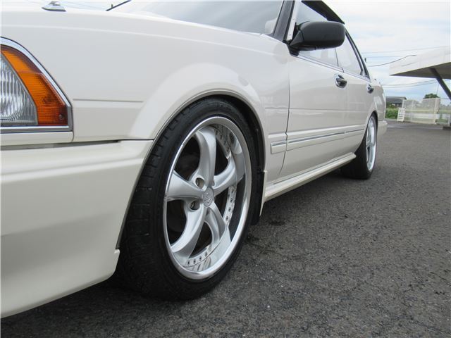 1991 Nissan GLORIA — миниатюра 29