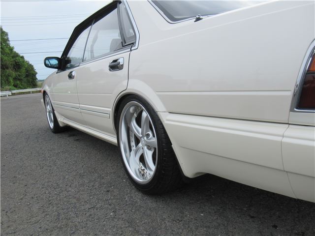 1991 Nissan GLORIA — миниатюра 30