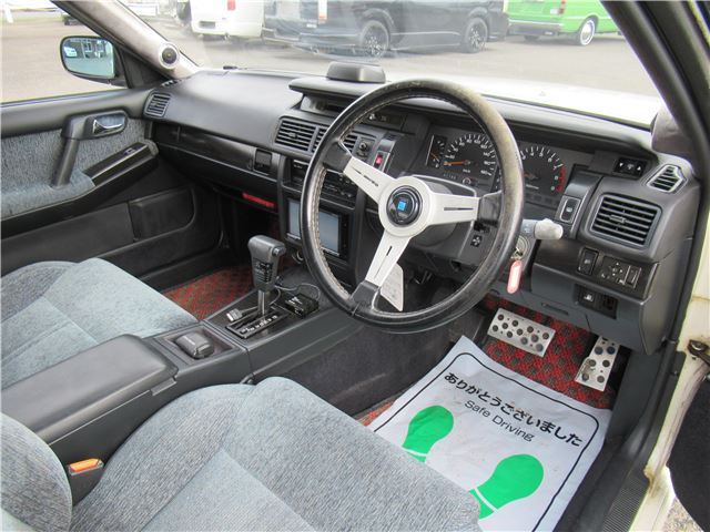 1991 Nissan GLORIA — миниатюра 35