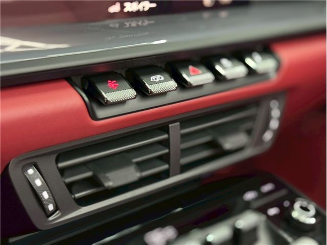 صورة مصغرة 24 لـ 2025 Porsche 911