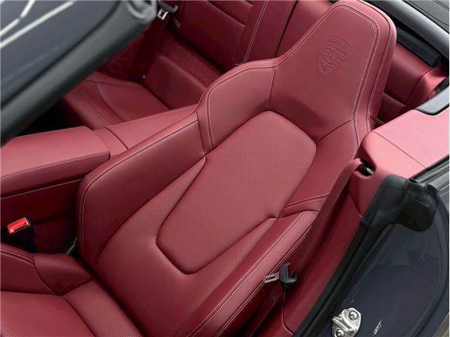 صورة مصغرة 30 لـ 2025 Porsche 911