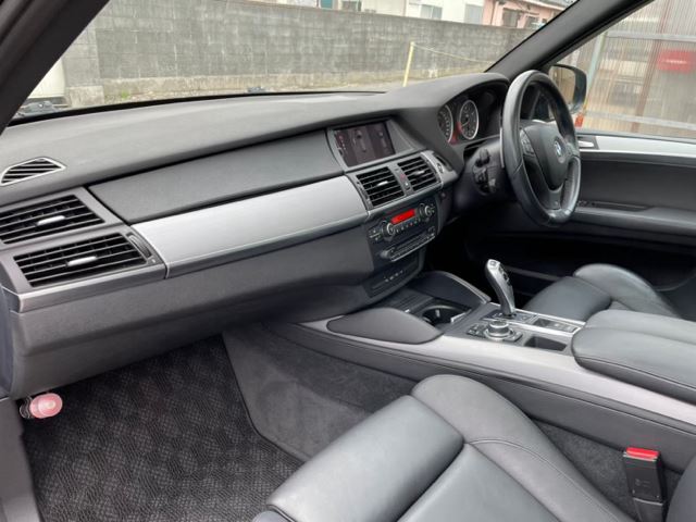 2010 BMW X5 M — миниатюра 17