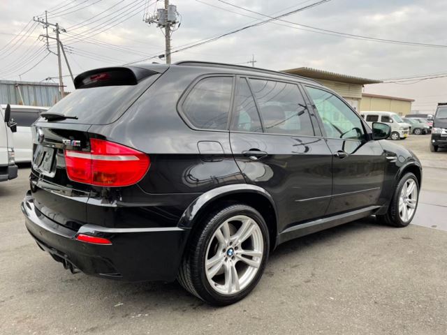 صورة 9 لـ 2010 BMW X5 M