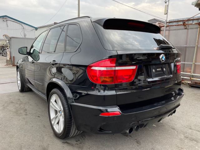صورة 7 لـ 2010 BMW X5 M