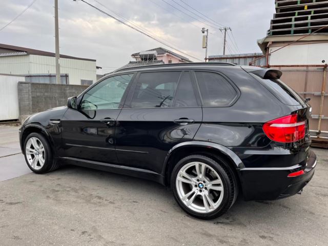 صورة 6 لـ 2010 BMW X5 M