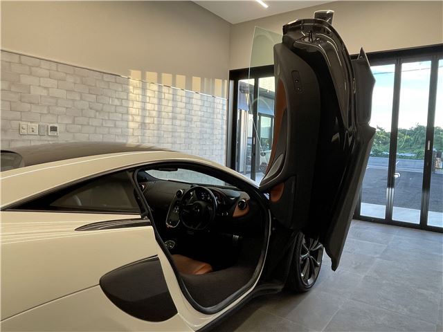 صورة مصغرة 21 لـ 2016 Mclaren 540C COUPE