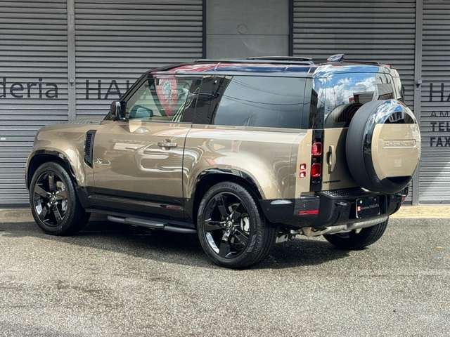 صورة 8 لـ 2025 LAND Rover DEFENDER
