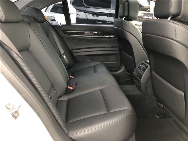 صورة مصغرة 24 لـ 2011 BMW 7 SERIES