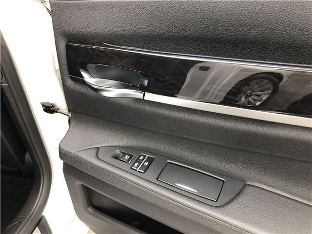 صورة مصغرة 27 لـ 2011 BMW 7 SERIES