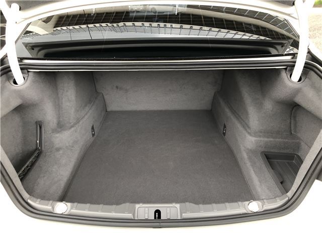 صورة مصغرة 28 لـ 2011 BMW 7 SERIES