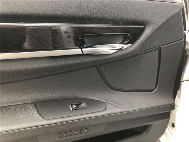 صورة مصغرة 37 لـ 2011 BMW 7 SERIES