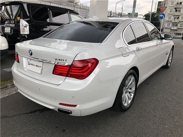 صورة 8 لـ 2011 BMW 7 SERIES