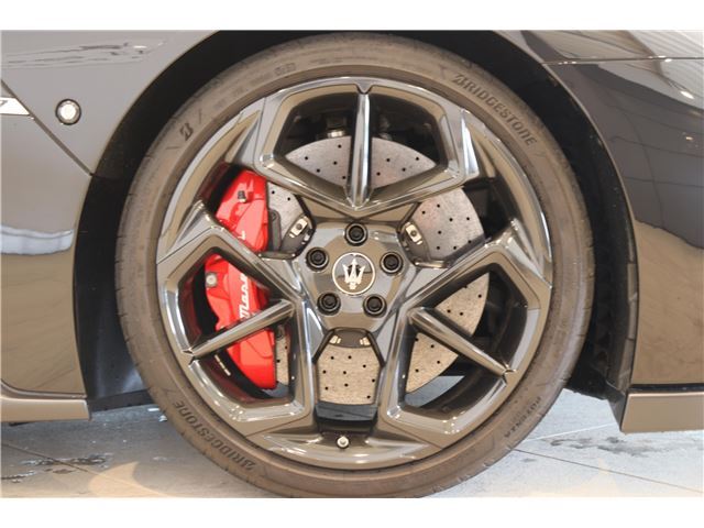 صورة 9 لـ 2023 Maserati MC20