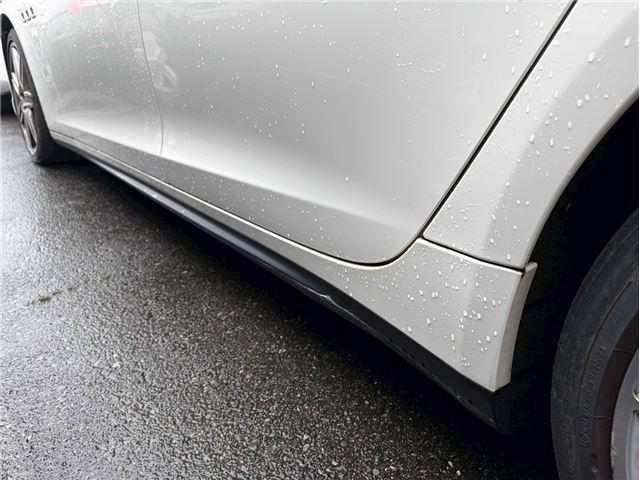 2015 Maserati QUATTROPORTE — миниатюра 8