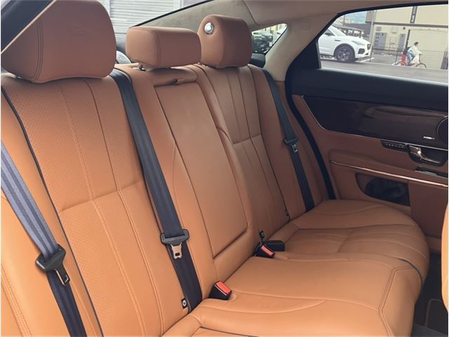 2013 Jaguar XJ — миниатюра 16