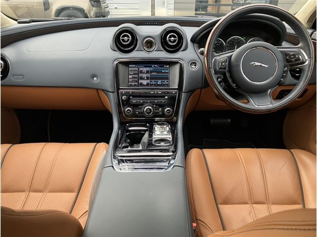 2013 Jaguar XJ — миниатюра 17