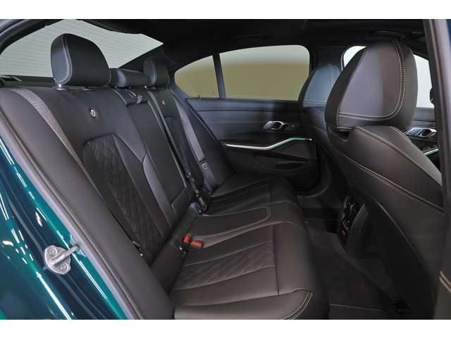 صورة مصغرة 35 لـ 2026 Alpina B3
