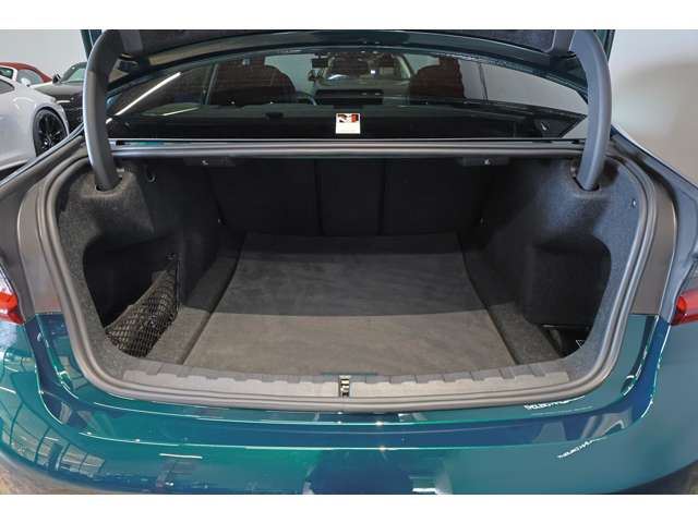 صورة مصغرة 36 لـ 2026 Alpina B3
