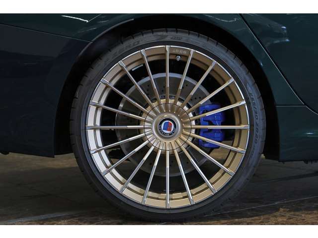 صورة مصغرة 52 لـ 2026 Alpina B3