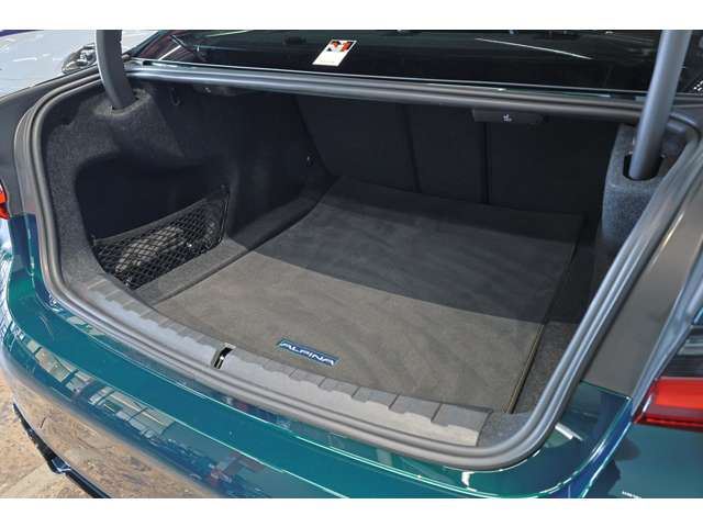 صورة مصغرة 79 لـ 2026 Alpina B3