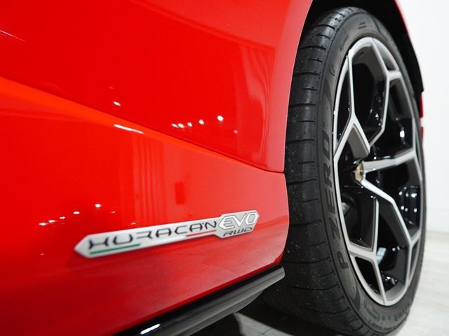 2021 Lamborghini HURACAN — миниатюра 13