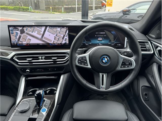 2022 BMW I4 — фото 4