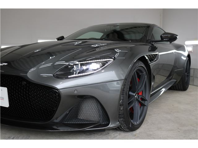 2019 Aston Martin DBS SUPERLEGGERA — фото 10