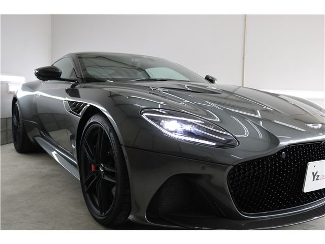 2019 Aston Martin DBS SUPERLEGGERA — фото 9