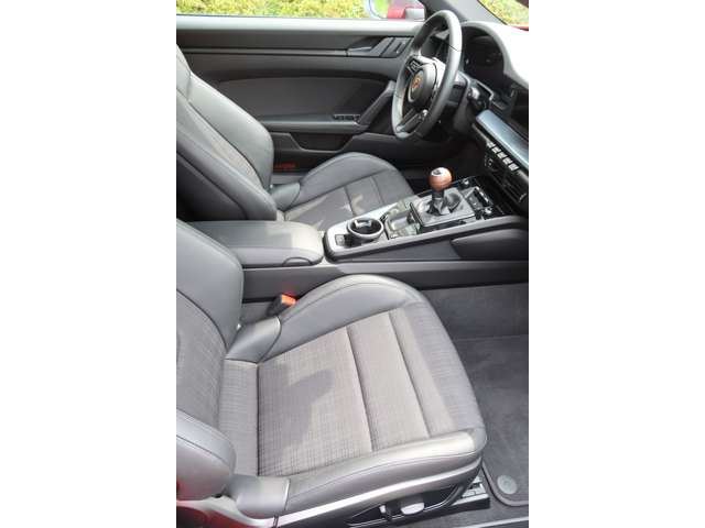 صورة مصغرة 70 لـ 2025 Porsche 911
