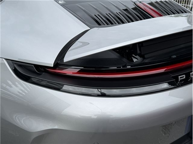 2024 Porsche 911 — миниатюра 16