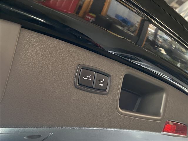 2016 Porsche MACAN thumbnail 27