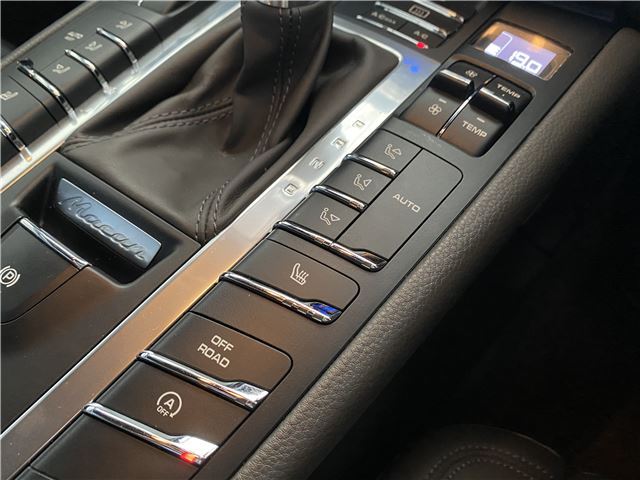 2016 Porsche MACAN thumbnail 59