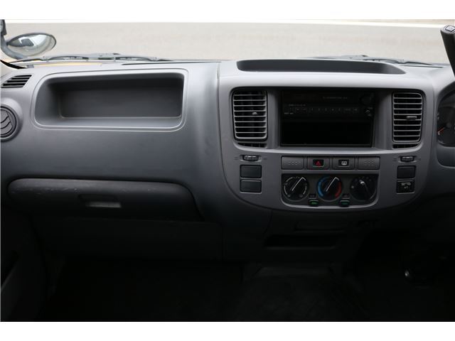 2003 Nissan CARAVAN — миниатюра 21