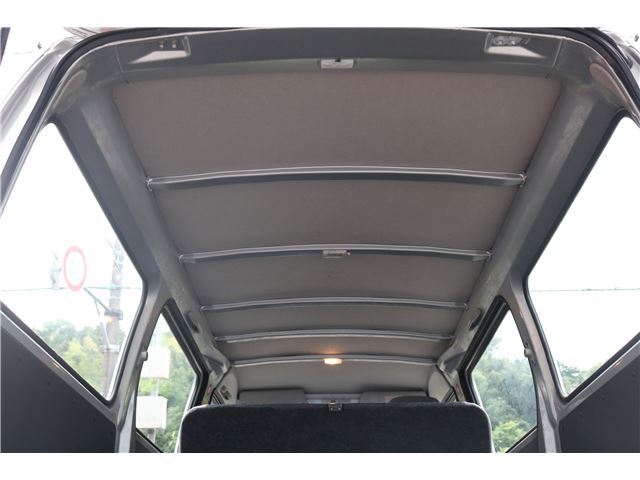2003 Nissan CARAVAN — миниатюра 30