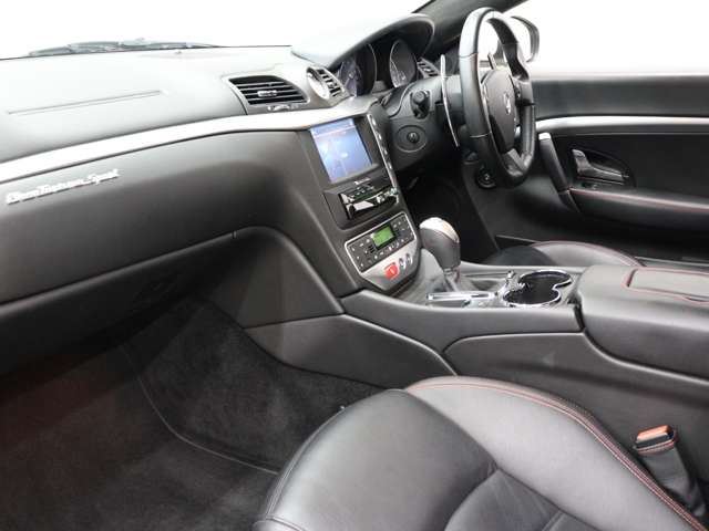2015 Maserati GRAN TURISMO — миниатюра 16