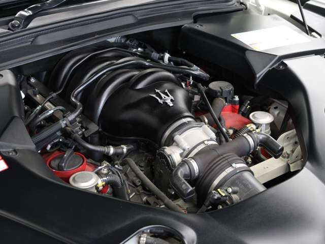 2015 Maserati GRAN TURISMO — миниатюра 5