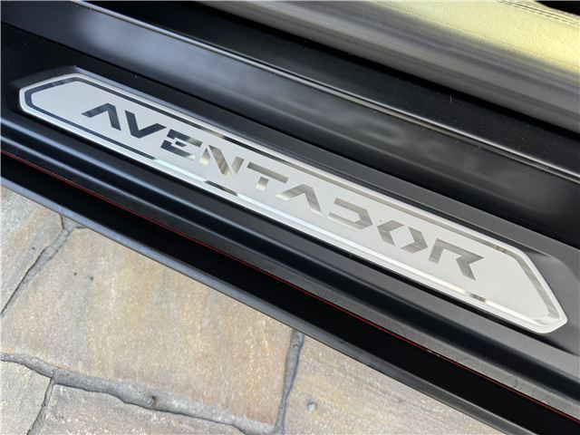 2012 Lamborghini AVENTADOR — миниатюра 14
