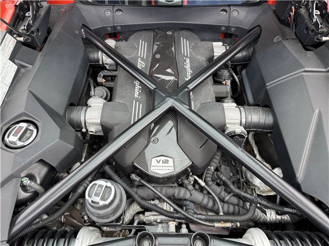 2012 Lamborghini AVENTADOR — миниатюра 28