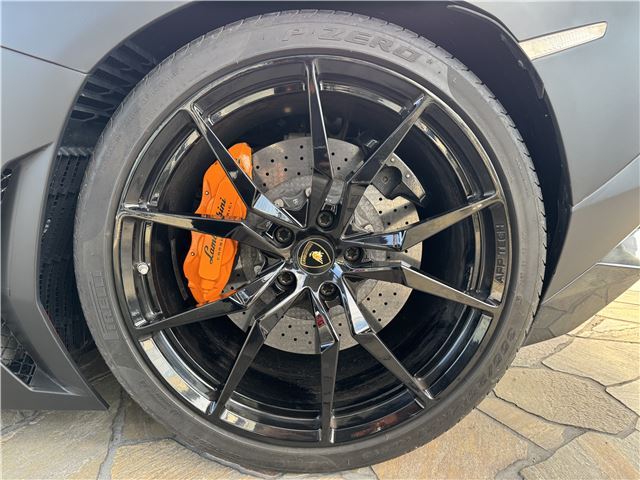 2012 Lamborghini AVENTADOR — миниатюра 32