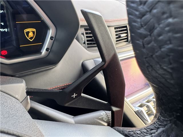 2012 Lamborghini AVENTADOR 照片 9