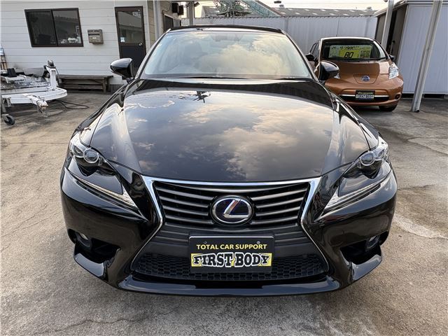2013 Lexus IS photo 2