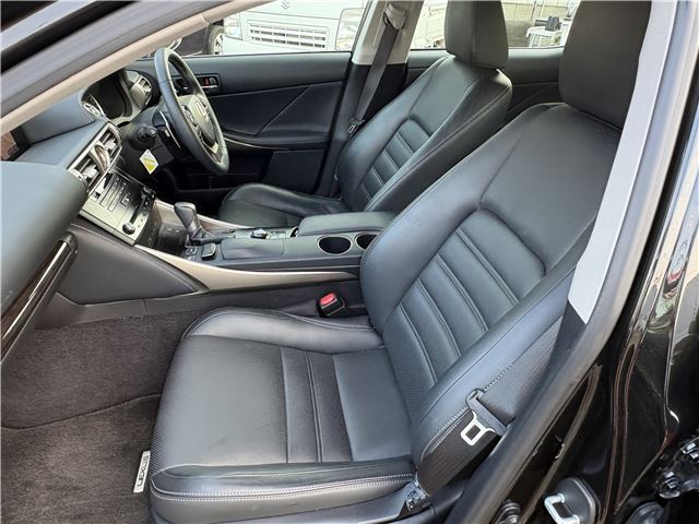 2013 Lexus IS photo 10