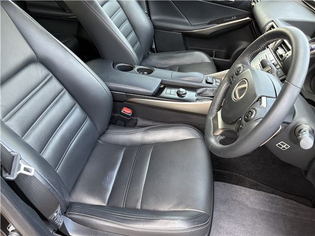 2013 Lexus IS photo 9